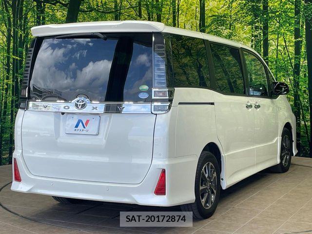 Toyota VOXY 2020-03 7226940-18