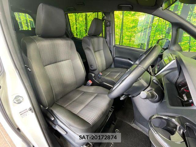Toyota VOXY 2020-03 7226940-8