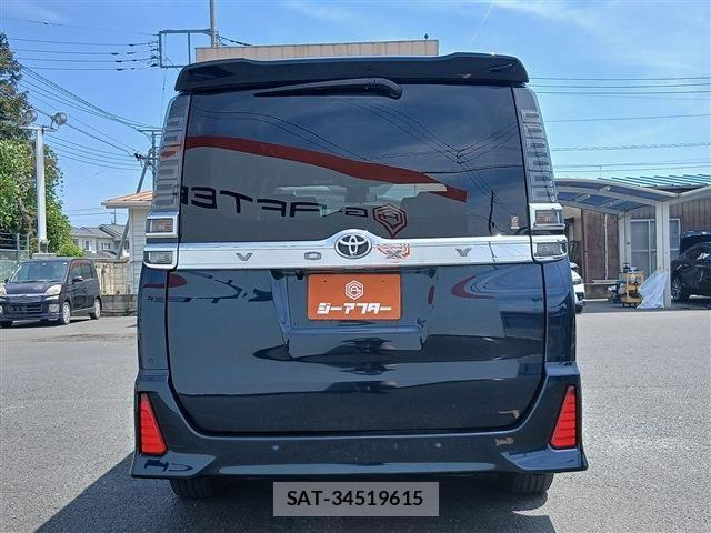 Toyota VOXY 2021-05 7215957-9