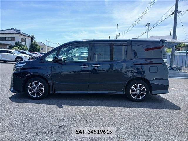 Toyota VOXY 2021-05 7215957-10