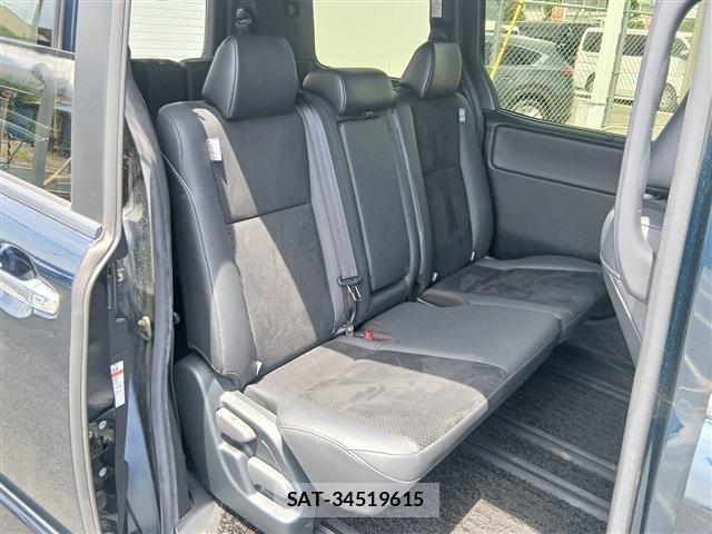 Toyota VOXY 2021-05 7215957-15