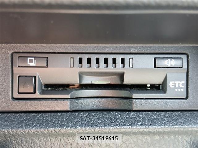 Toyota VOXY 2021-05 7215957-29
