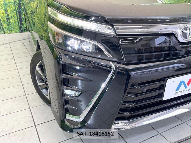 Toyota VOXY 2021-05 7226956-12