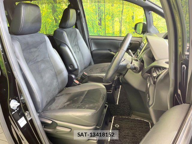 Toyota VOXY 2021-05 7226956-7