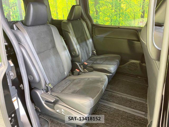 Toyota VOXY 2021-05 7226956-8