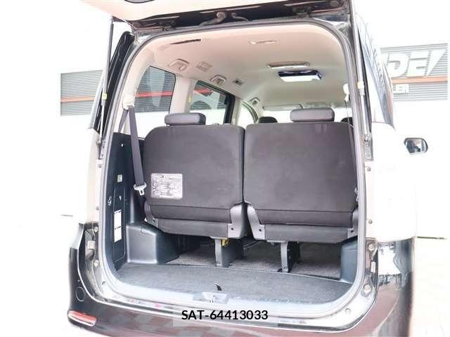 Toyota VOXY 2013-10 7226872-15