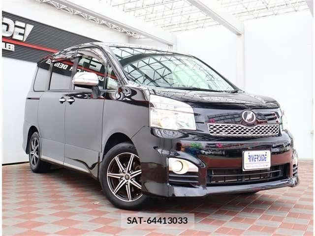 Toyota VOXY 2013-10 7226872-21