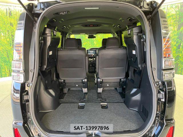 Toyota VOXY 2018-01 7226919-11