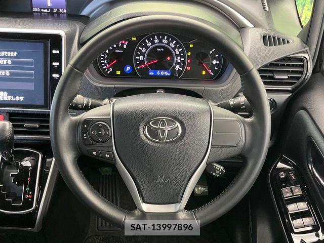 Toyota VOXY 2018-01 7226919-12
