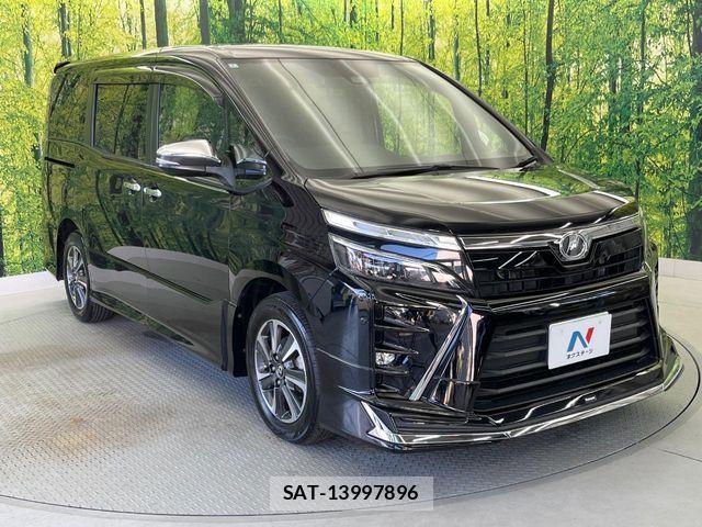 Toyota VOXY 2018-01 7226919-17