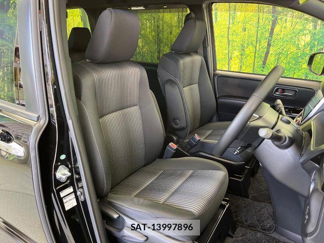 Toyota VOXY 2018-01 7226919-8