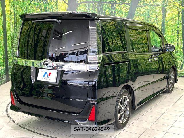 Toyota VOXY 2018-09 7226922-17
