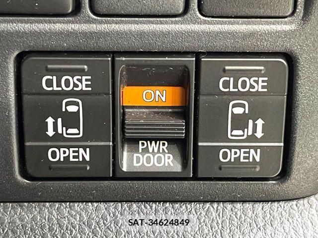 Toyota VOXY 2018-09 7226922-5