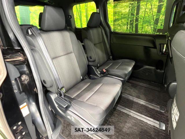 Toyota VOXY 2018-09 7226922-8