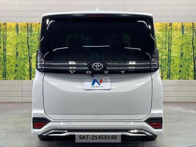 Toyota VOXY 2023-05 7226975-15