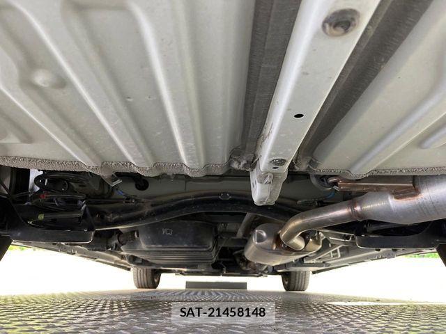 Toyota VOXY 2023-05 7226975-18