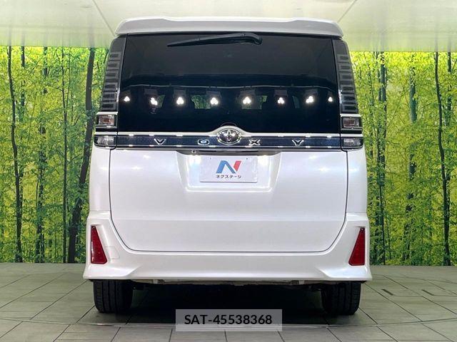 Toyota VOXY 2017-09 7226908-14