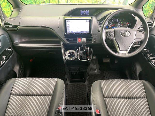 Toyota VOXY 2017-09 7226908-1