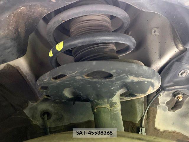 Toyota VOXY 2017-09 7226908-19