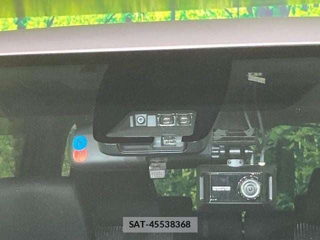 Toyota VOXY 2017-09 7226908-2