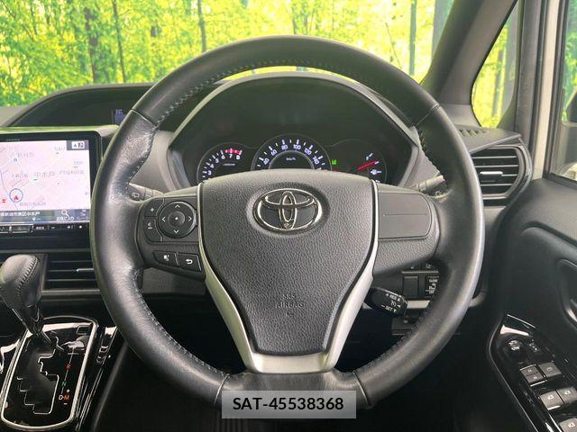 Toyota VOXY 2017-09 7226908-7