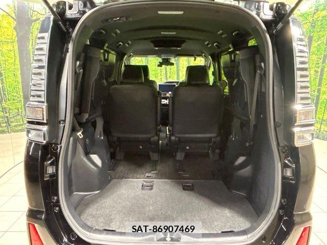 Toyota VOXY 2021-04 7226950-9