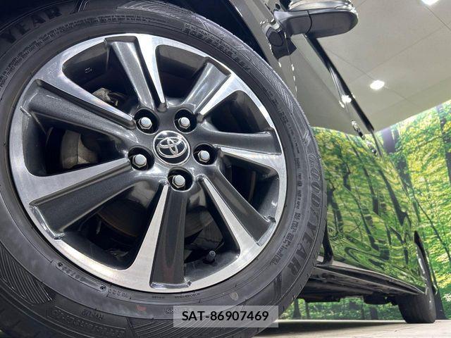 Toyota VOXY 2021-04 7226950-12