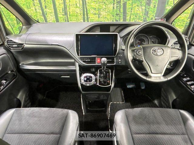 Toyota VOXY 2021-04 7226950-1
