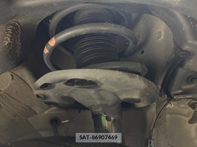 Toyota VOXY 2021-04 7226950-19