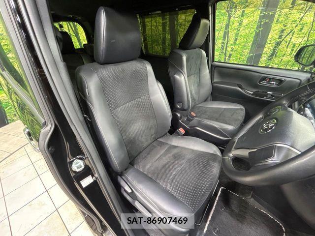 Toyota VOXY 2021-04 7226950-6