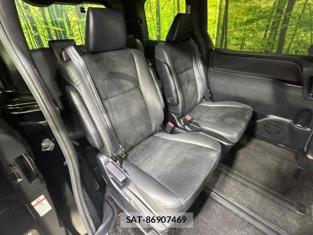Toyota VOXY 2021-04 7226950-7