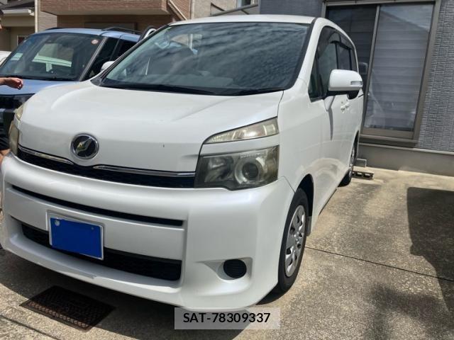 Toyota VOXY 2011-08 7226861-0