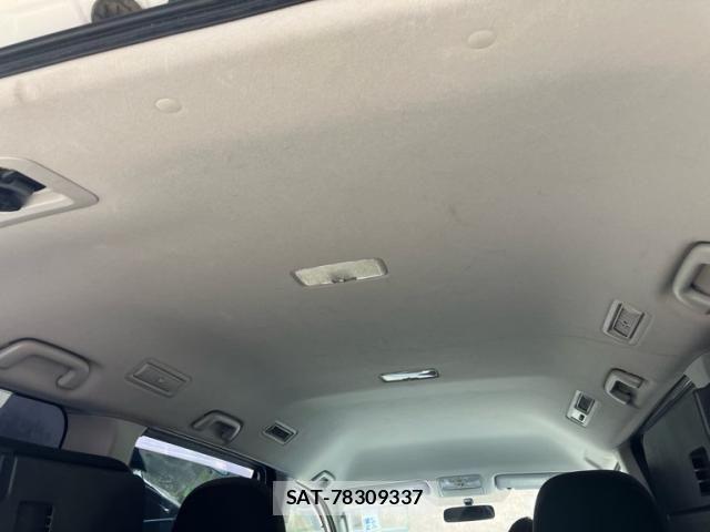 Toyota VOXY 2011-08 7226861-10