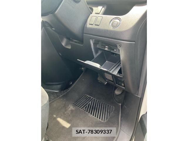 Toyota VOXY 2011-08 7226861-13
