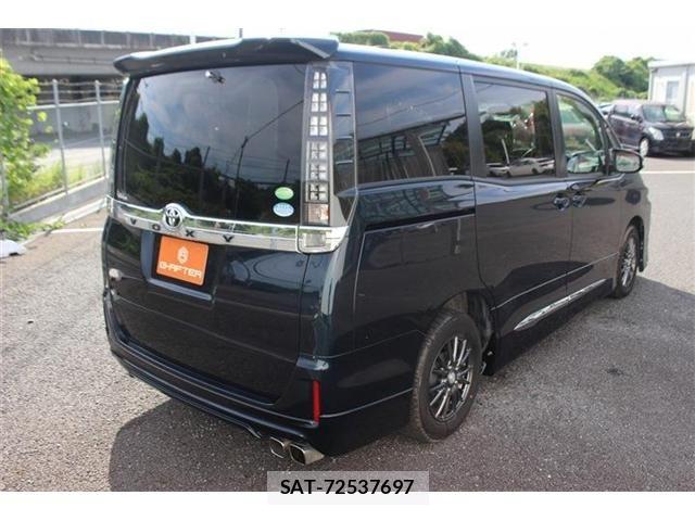 Toyota VOXY 2014-01 7226871-9