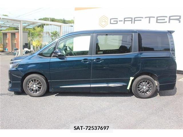 Toyota VOXY 2014-01 7226871-12