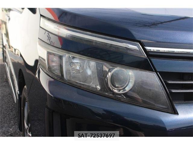 Toyota VOXY 2014-01 7226871-14