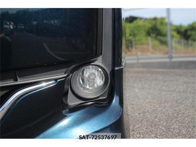 Toyota VOXY 2014-01 7226871-17