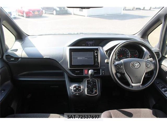 Toyota VOXY 2014-01 7226871-1