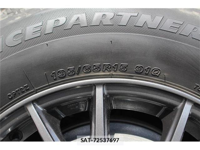 Toyota VOXY 2014-01 7226871-28