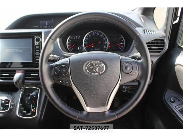 Toyota VOXY 2014-01 7226871-2