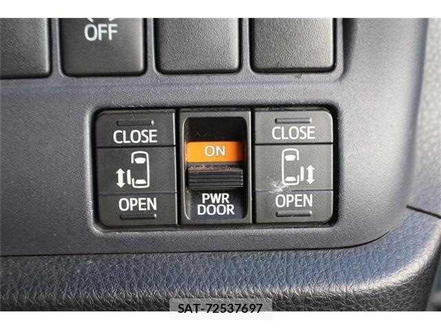 Toyota VOXY 2014-01 7226871-4