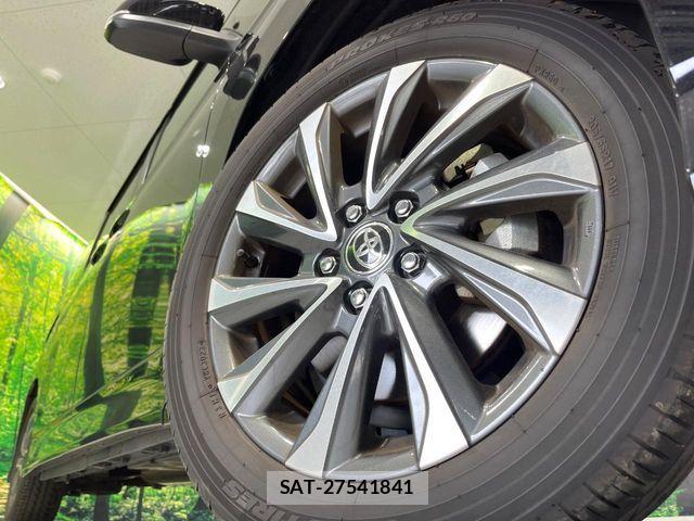 Toyota VOXY 2023-08 7226985-13