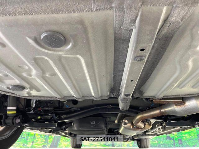 Toyota VOXY 2023-08 7226985-18