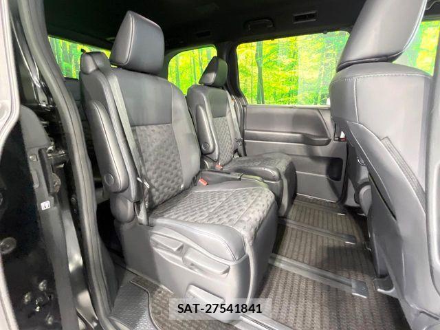 Toyota VOXY 2023-08 7226985-8