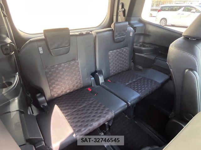 Toyota VOXY 2022-09 7226966-10
