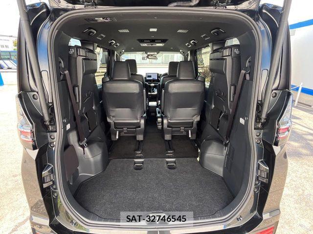 Toyota VOXY 2022-09 7226966-11