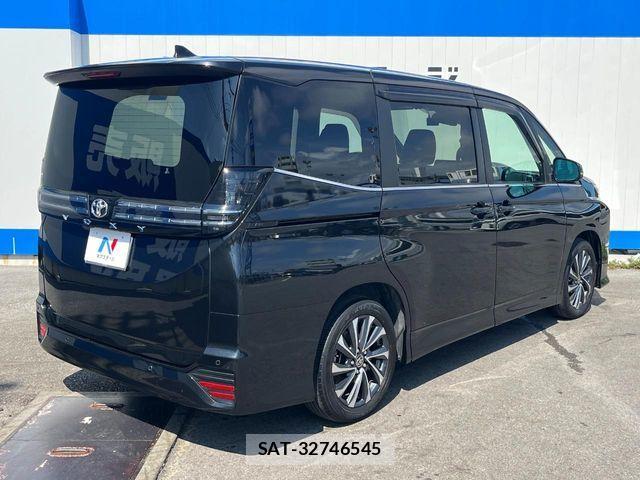Toyota VOXY 2022-09 7226966-18