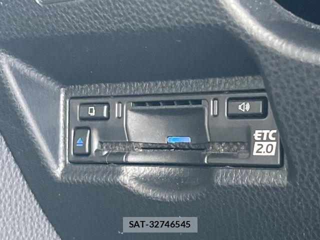 Toyota VOXY 2022-09 7226966-7