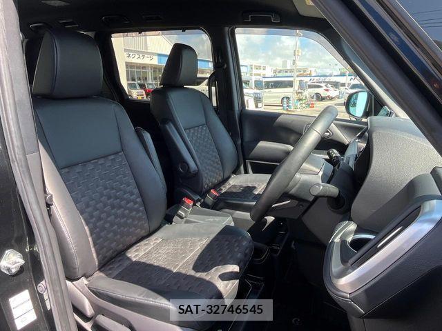 Toyota VOXY 2022-09 7226966-8